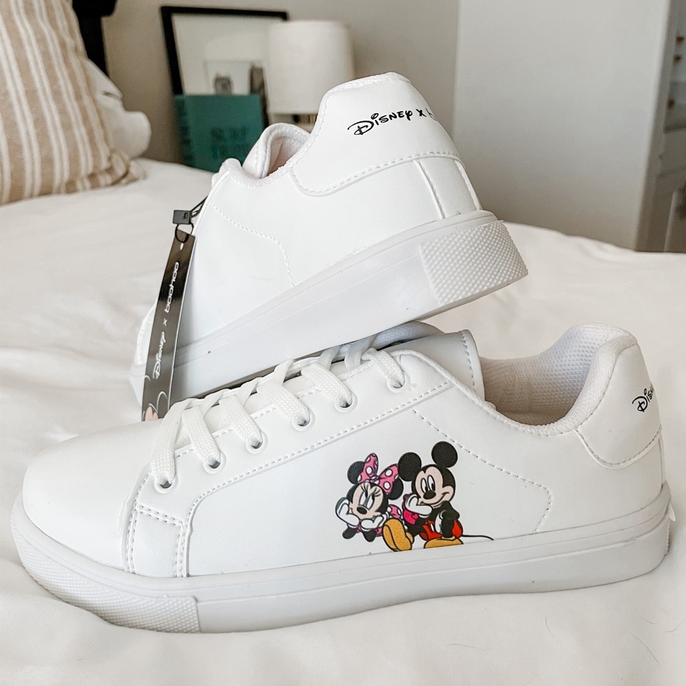 NWT Disney Mickey & Minnie Sneakers